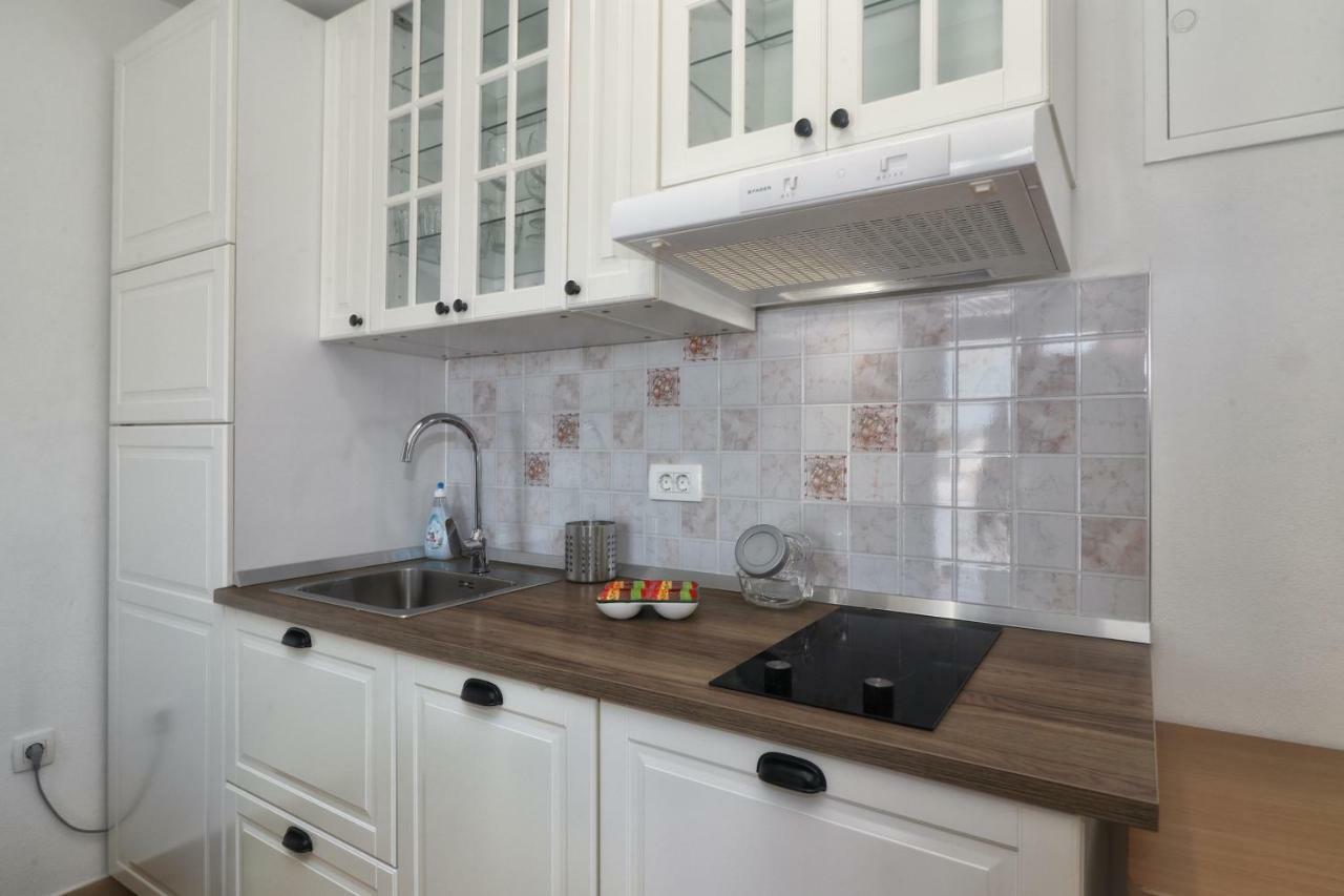 Apartments Korina & Dadi โรวีน ภายนอก รูปภาพ